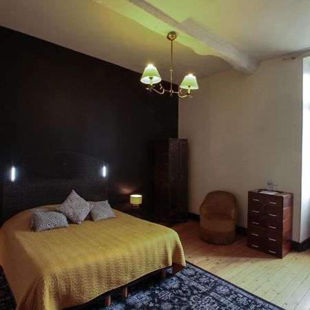 Le Prieure Hotell Noyers-sur-Serein Exteriör bild