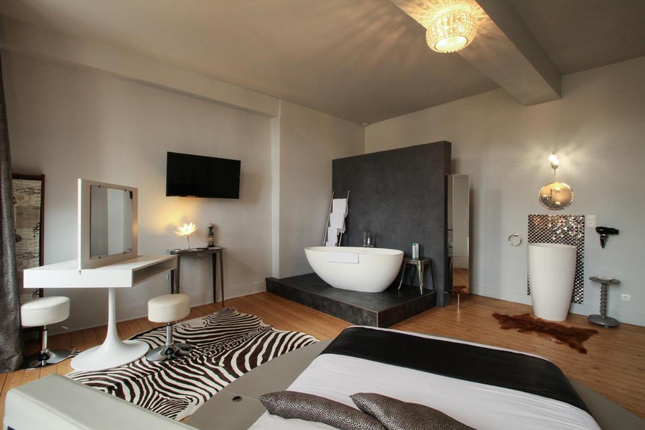 Le Prieure Hotell Noyers-sur-Serein Exteriör bild