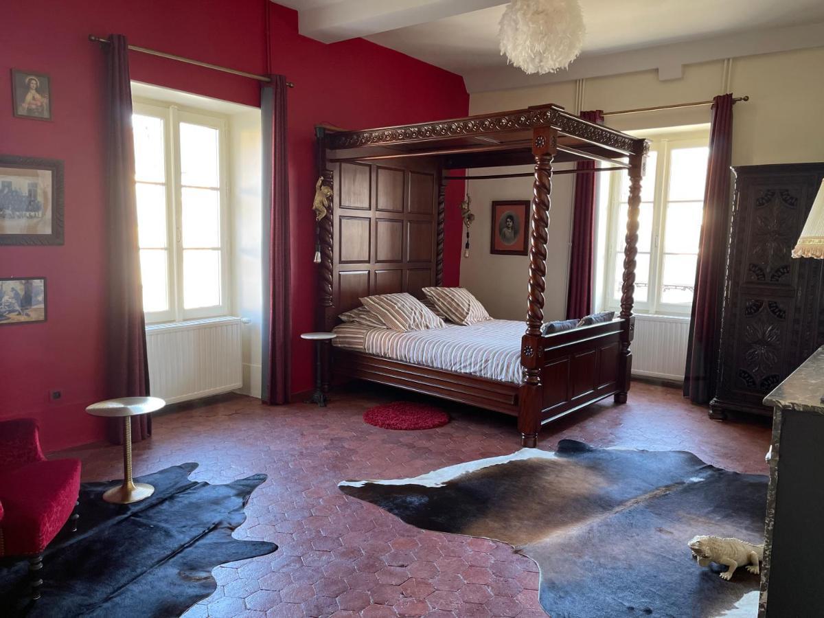 Le Prieure Hotell Noyers-sur-Serein Exteriör bild