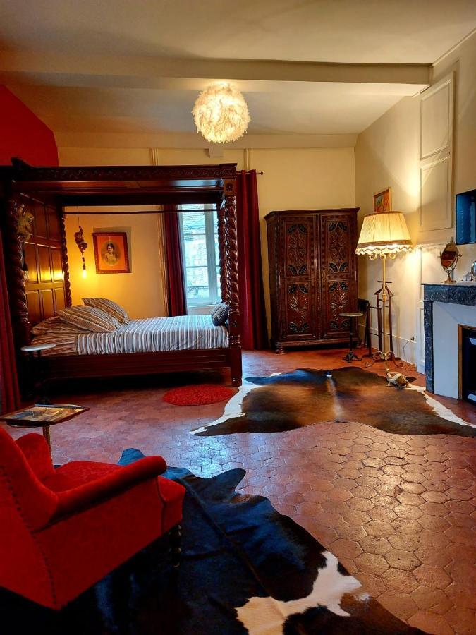 Le Prieure Hotell Noyers-sur-Serein Exteriör bild