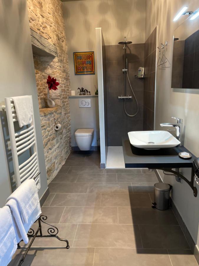 Le Prieure Hotell Noyers-sur-Serein Exteriör bild