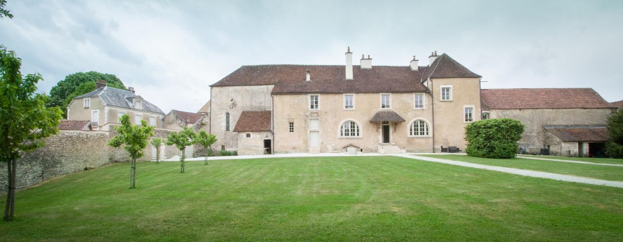 Le Prieure Hotell Noyers-sur-Serein Exteriör bild