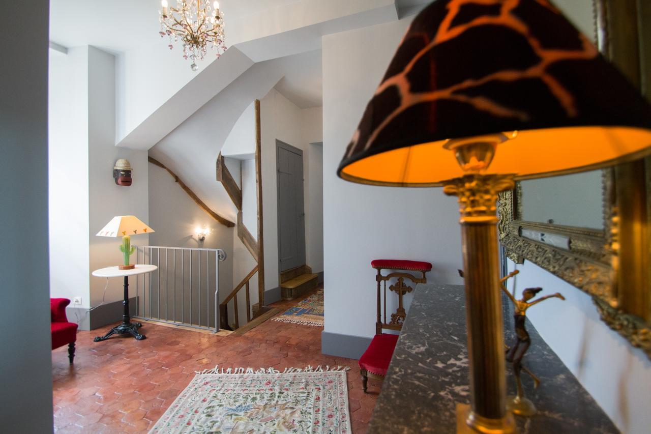 Le Prieure Hotell Noyers-sur-Serein Exteriör bild