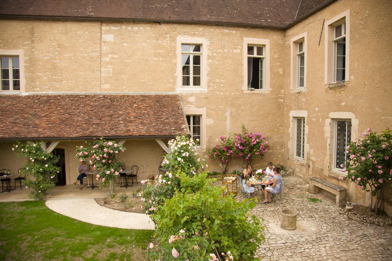 Le Prieure Hotell Noyers-sur-Serein Exteriör bild