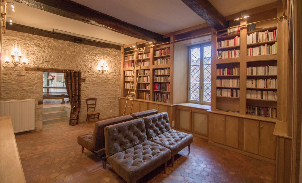 Le Prieure Hotell Noyers-sur-Serein Exteriör bild