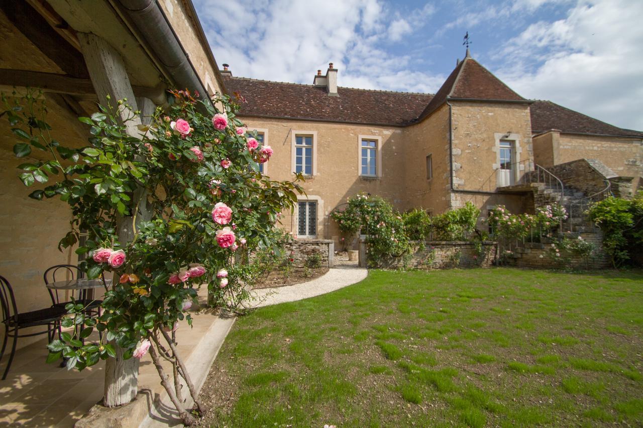 Le Prieure Hotell Noyers-sur-Serein Exteriör bild