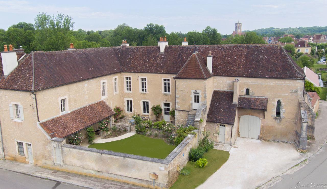 Le Prieure Hotell Noyers-sur-Serein Exteriör bild